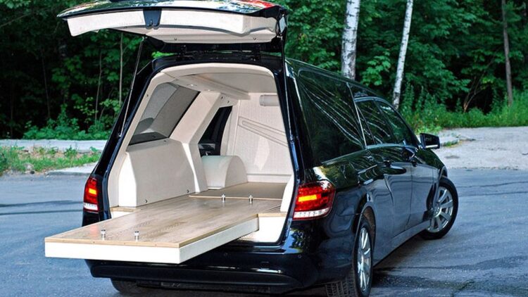 Транспортування тіла та похоронний транспорт (катафалк)