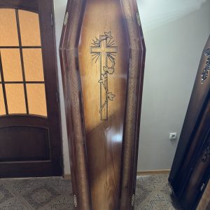 Домовина шестигранна "Різьба з Хрестом"